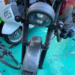 TW200 バイク屋さんにて整備中 スカチューン - ヤマハ