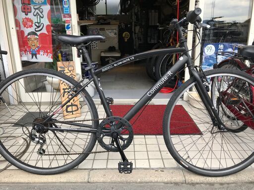 マットブラックのクロスバイク　コミュートR