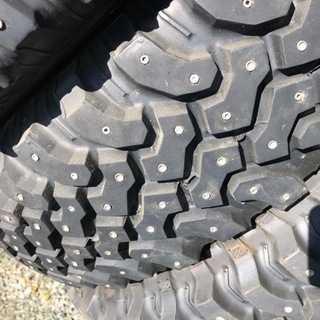 215/75R15 スパイクタイヤ　4本