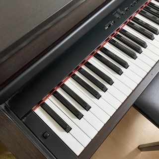 ヤマハ 電子ピアノ 美品 CLP-156 平日もひきとり可 処分するため値下げしま