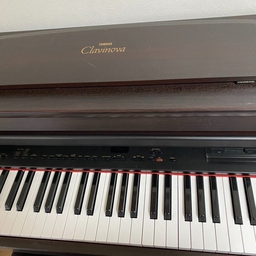 ヤマハ　電子ピアノ　美品　CLP-156　平日もひきとり可　処分するため値下げしました。（１１月３日）