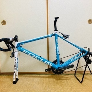 FOCUS カーボンロードバイク