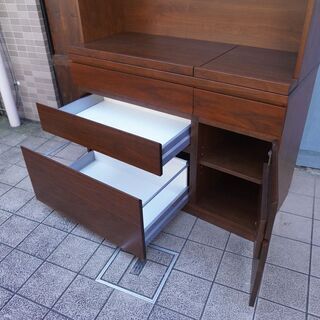 REAL Style(リアルスタイル)のウォールナット材SELMA dining board(セルマ ダイニングボード)！シックな色合いのシンプルモダンなレンジボードは空間を洗練された雰囲気に♪BJ315