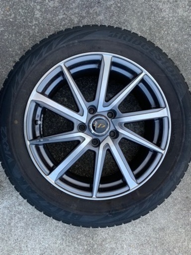 さらにお値下げしました。スタッドレスタイヤホイールセット　215/60 17インチ　1本パンク
