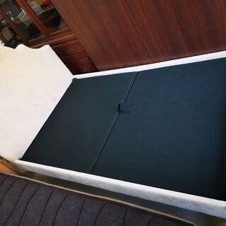 Ｆｒａｎｃｆｒａｎｃのベッドです。セミダブルサイズ