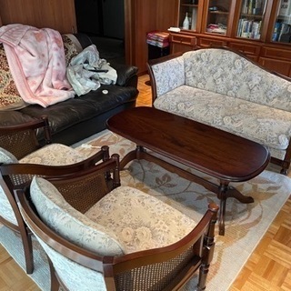 【業者様歓迎】【値段交渉可】カリモク　コロニアル　ソファテーブルセット