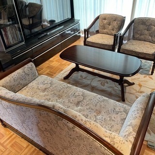 【業者様歓迎】【値段交渉可】カリモク　コロニアル　ソファテーブルセット
