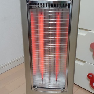 遠赤外線電気ストーブ CARBON HEATER