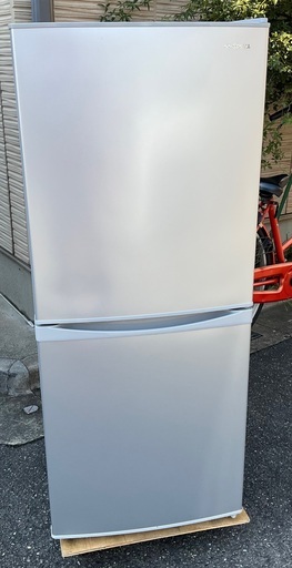 【RKGRE-742】特価！アイリスオーヤマ/142L 2ドア冷凍冷蔵庫/IRSD-14A-S/中古品/2021年製/当社より近隣無料配達！