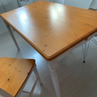[無料]テーブル.椅子4脚