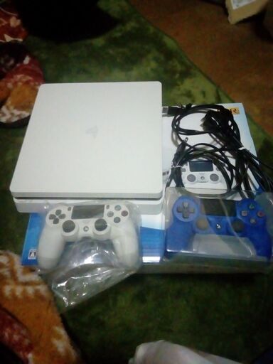 ps4本体ホワイトCUHｰ2100A　B02美品