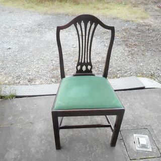 ロイズアンティークスで購入した椅子