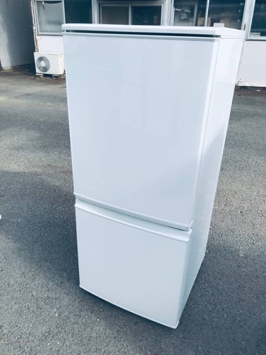 ♦️EJ1836番 SHARPノンフロン冷凍冷蔵庫 【2015年製】