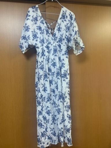 Fifth 花柄白ワンピース Peko 中野のワンピースの中古 古着あげます 譲ります ジモティーで不用品の処分