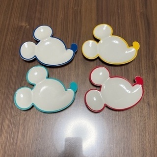 【お取引決定】ディズニー好き必見❣️　ミッキー型の小皿４枚セット...