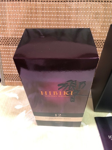 サントリー ウイスキー 響12年 500ml 未開封品 贈答用厚箱入り