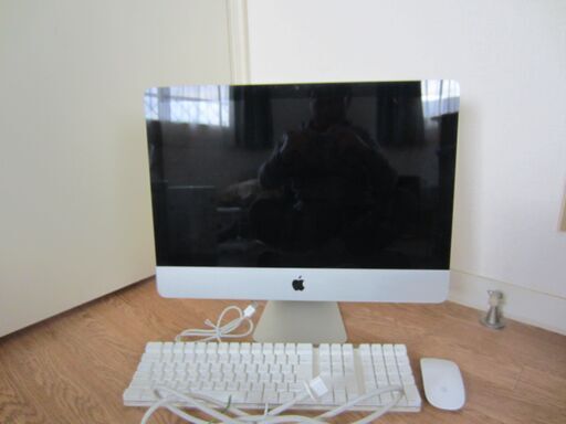 iMac 21.5型 2011 Midを売ります。