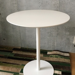 【ネット決済】真っ白でシンプルなテーブル