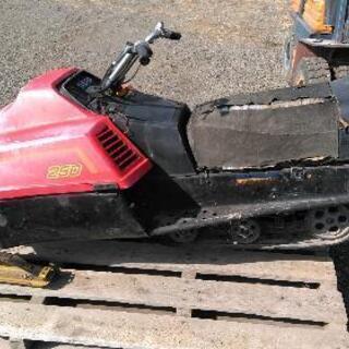 スノーモービル部品とりよう3台