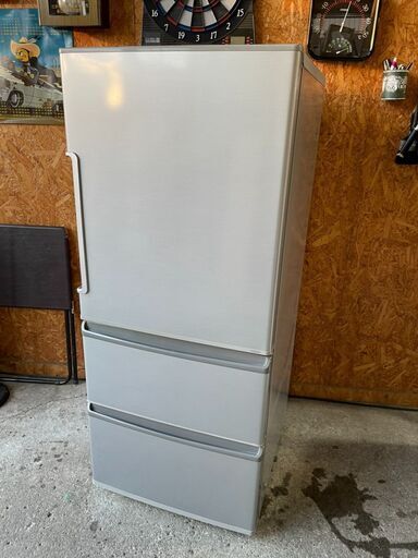 P2403　アクア　3ドア冷蔵庫　２７２L　2016年