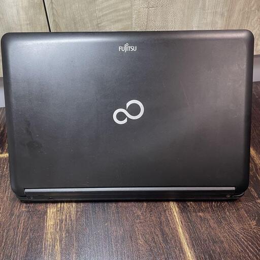 初心者向!マウス付きノートパソコン 快適SSD+i3/windows10 | loja