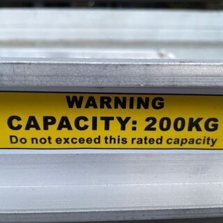 【ほぼ新品】【屋内保管】軽量アルミラダー　2本セット　折畳式　耐荷重２００ＫＧ(本)　