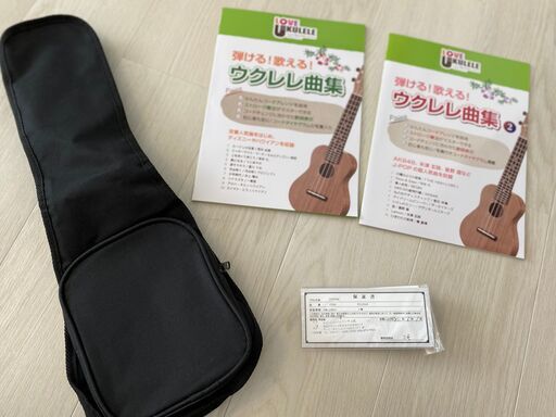 ほぼ新品！ウクレレ ソプラノサイズ ベスト ハードケース・チューナー 