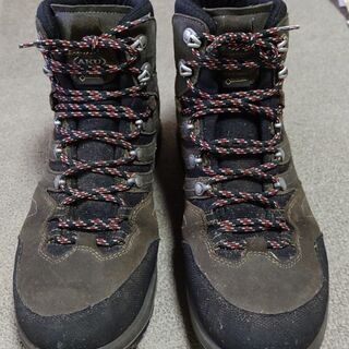 登山用品　ＡＫＵ登山靴