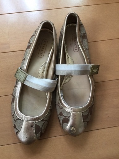 coach シグネチャーパンプス