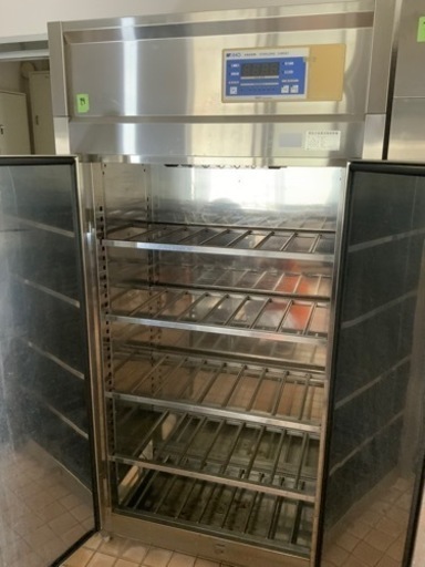 業務用電気式食器消毒保管機