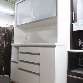 松田家具 セラム キッチンボード 幅140cm ホワイト ソフトクローズ ハイグロス フェザーレール  食器棚 中古家具 店頭引取歓迎 R4413) 松田家具 セラム キッチンボード 幅140cm ホワイト ソフトクローズ