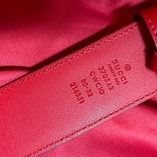 【Gucci 革ベルト　レッド】