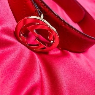 【Gucci 革ベルト　レッド】