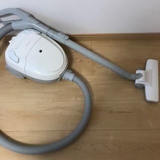 アイリスオーヤマ　紙パック式掃除機　IC-B10 2018年モデル