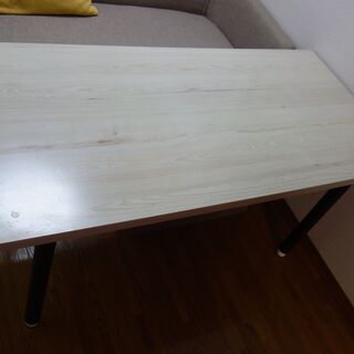 テーブル（ダイニングや勉強、仕事机に）IKEA製品