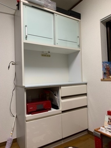 食器棚　上下分離します。軽箱、ワゴン車なら乗ります！