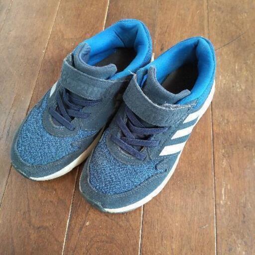 アディダス スニーカー １９センチ ぽこ 東久留米の家具の中古あげます 譲ります ジモティーで不用品の処分