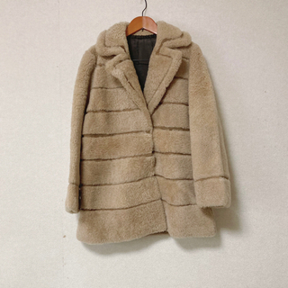 レディース　毛皮のコート
