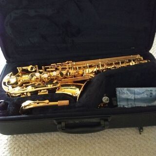 新品同様アルトサックス