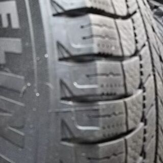 スタッドレス215/60R16