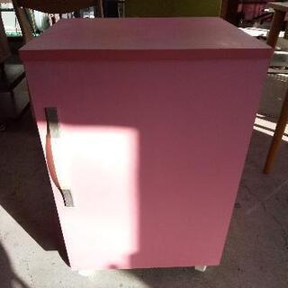 1029-030 ピンクのドレッサー