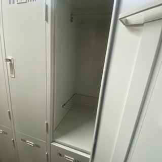 ロッカー6人用鍵有り【美品】6/3までの引き取り