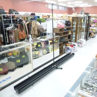 プロジェクタースクリーン EZシネマ 120インチ(16：9) 4K・フルHD 自立式 F120NWH マックスホワイト素材 ブラックケース　ホームシアター 会議室  エリートスクリーンジャパン 苫小牧西店