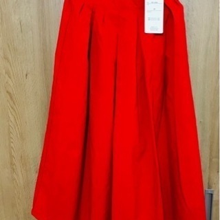 赤スカート　M