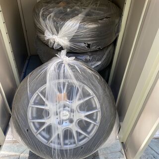 スタッドレスタイヤ『215/60 R17 96H』（状態良い）エスティマ、ミニバン、