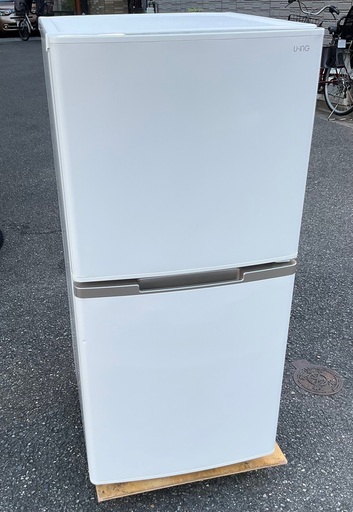 【RKGRE-745】特価！ユーイング/123L 2ドア冷凍冷蔵庫/UR-F123K /中古品/2017年製/当社より近隣無料配達！
