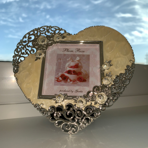 ハート型写真立て 未使用 メタルローズフレーム Honi16 周防花岡の生活雑貨の中古あげます 譲ります ジモティーで不用品の処分