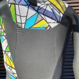 レディース・セミドライ・ウェットスーツ