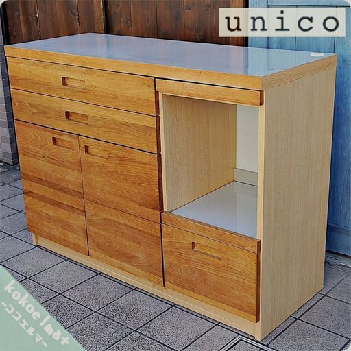 人気のunico(ウニコ)よりHUTTE(ヒュッテ)シリーズ のキッチンカウンターです！収納力もあり、オーク材のナチュラルな雰囲気は北欧テイストのインテリアのアクセントになる食器棚です♪BJ402