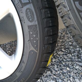 スタットレスタイヤ　アルミホイルセット【185/60R15】